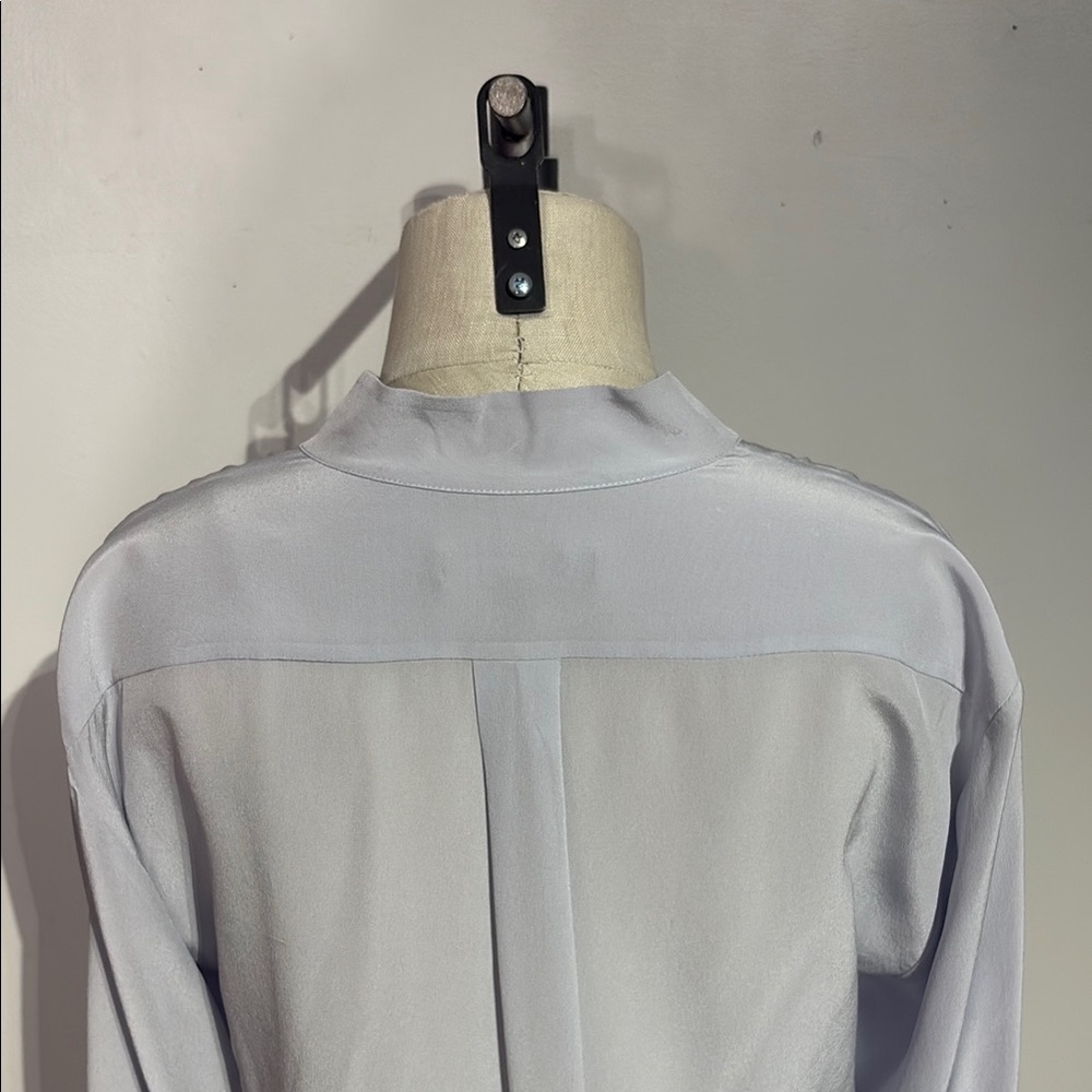 Judith and Charles Silk Blouse in Light lilac Gray Size M - Picture 11 of 14